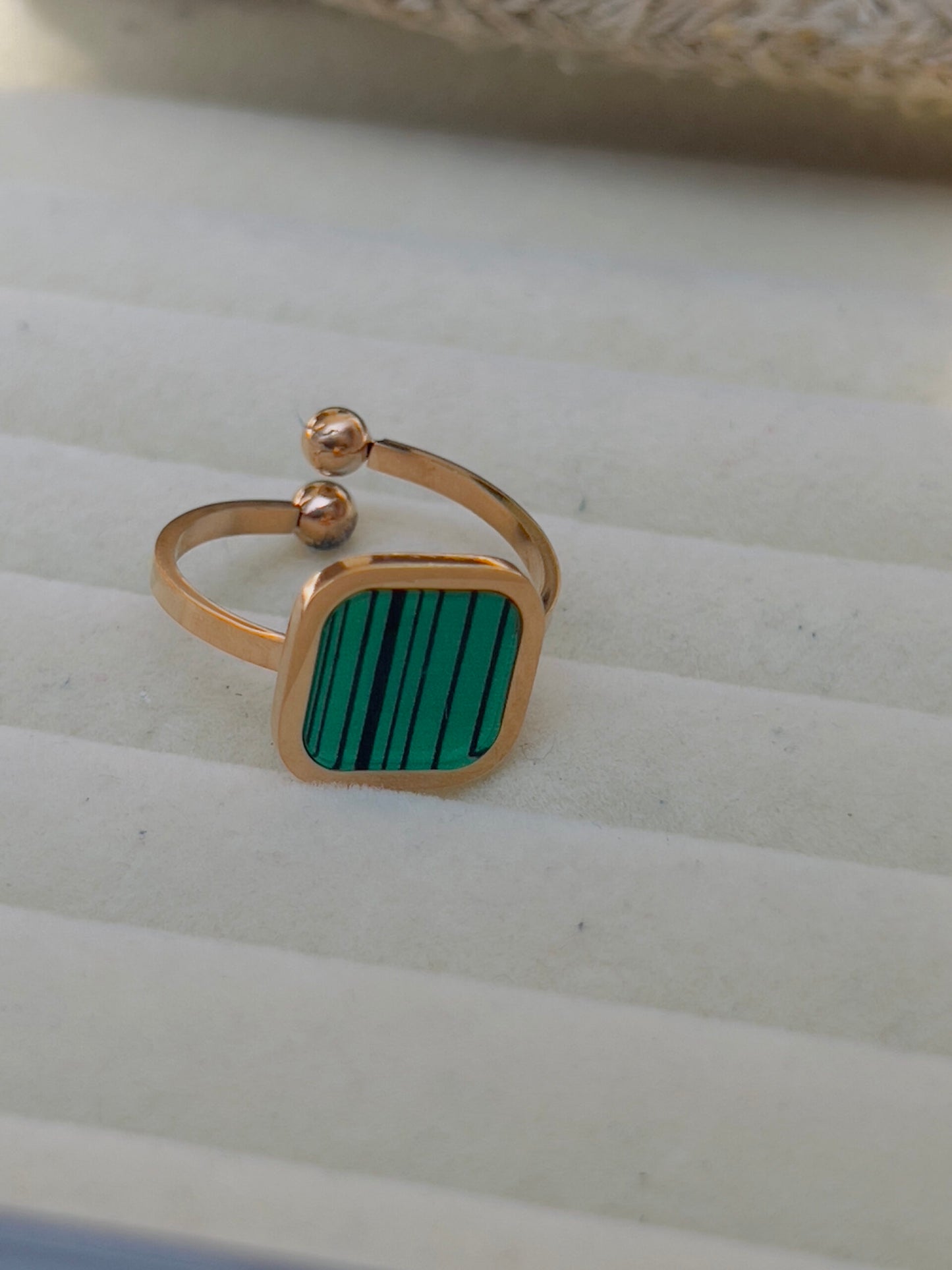 Square green adjustable ring