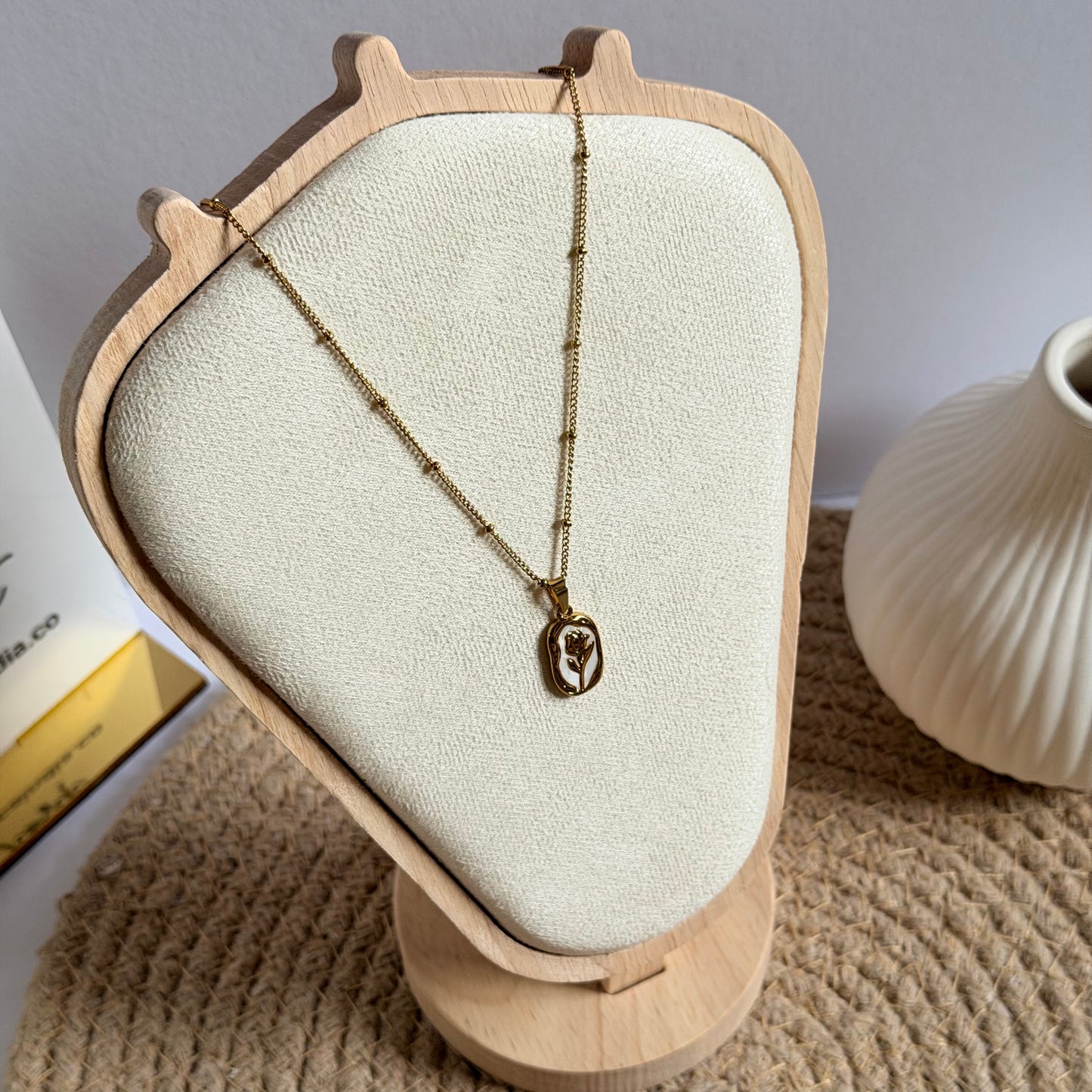 Rose necklace