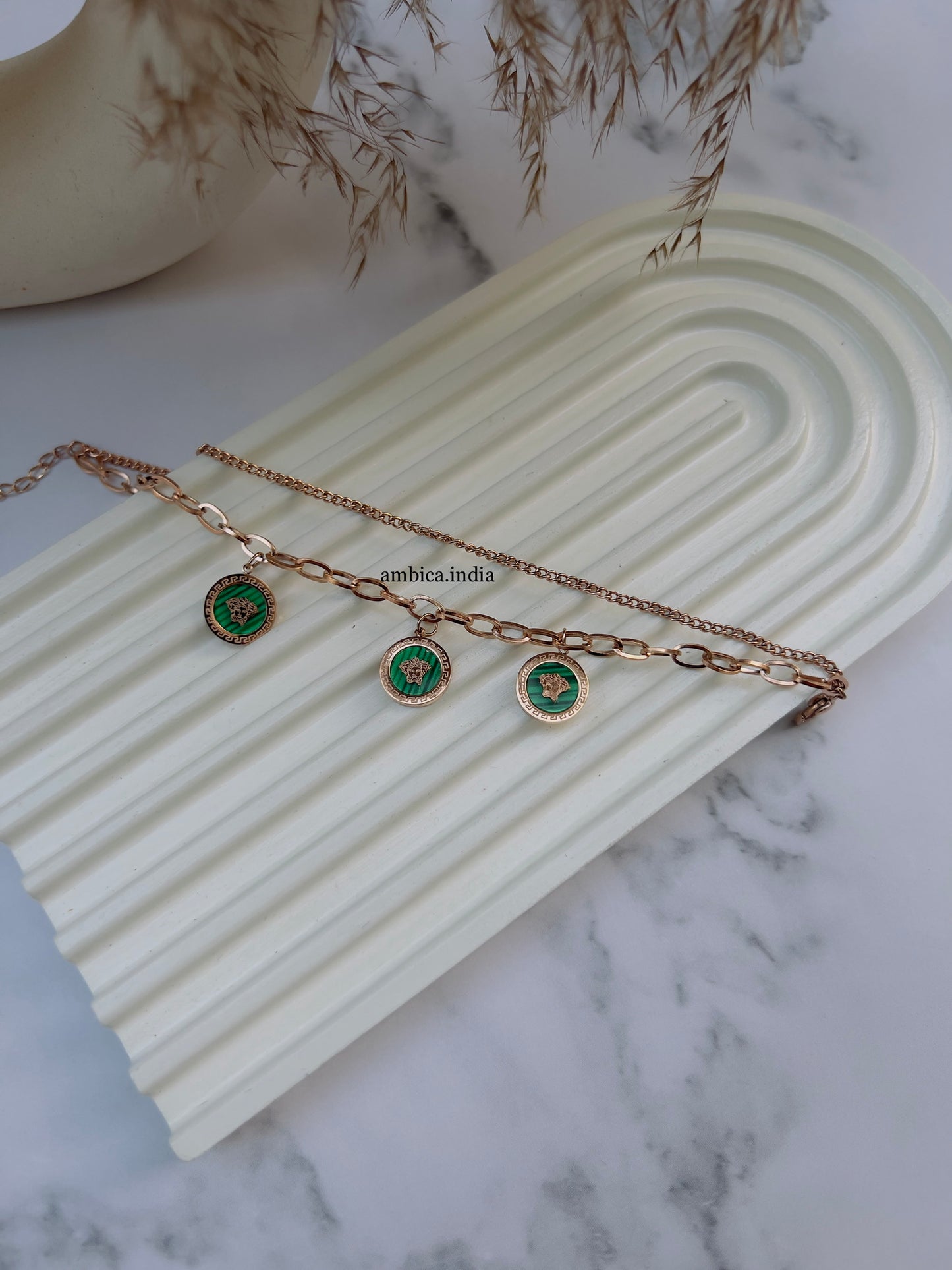 Verece green link bracelet