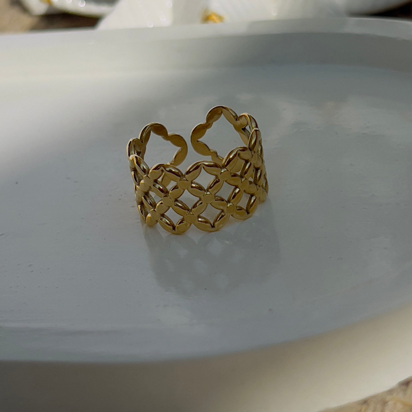 Thick band ring