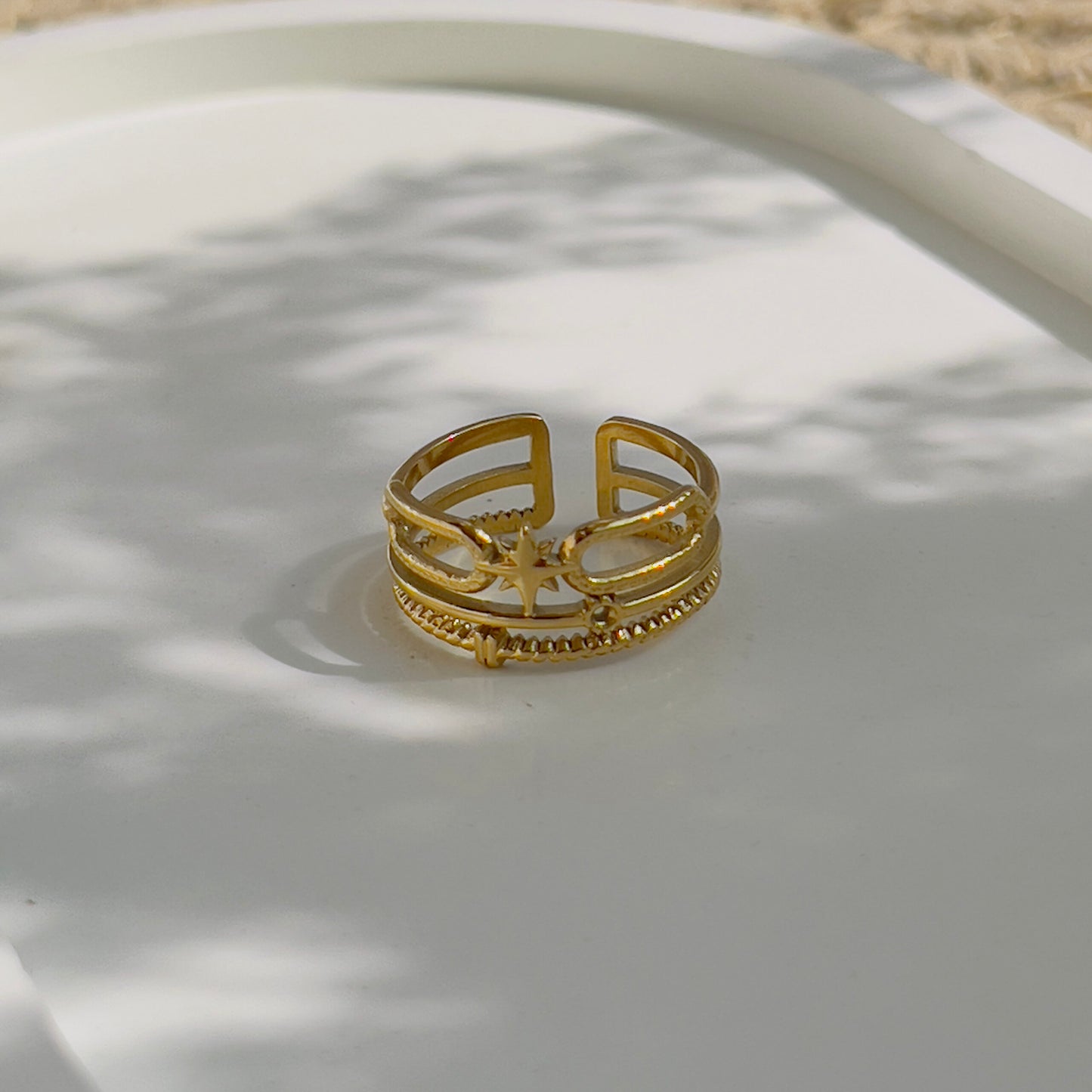 Star line ring
