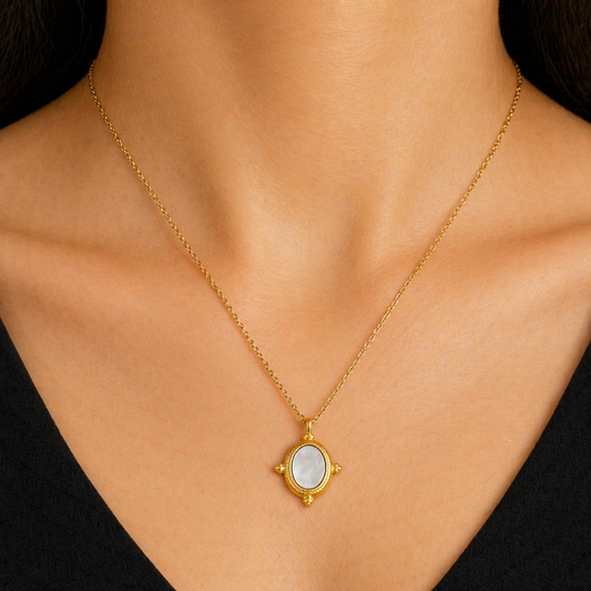 Luna oval necklace