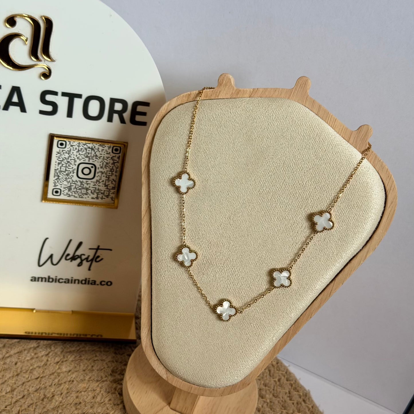 Clover reversible necklace
