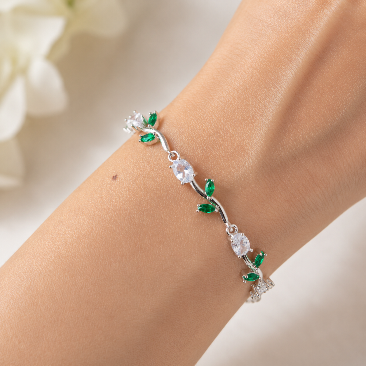 Green white silver tulip bracelet