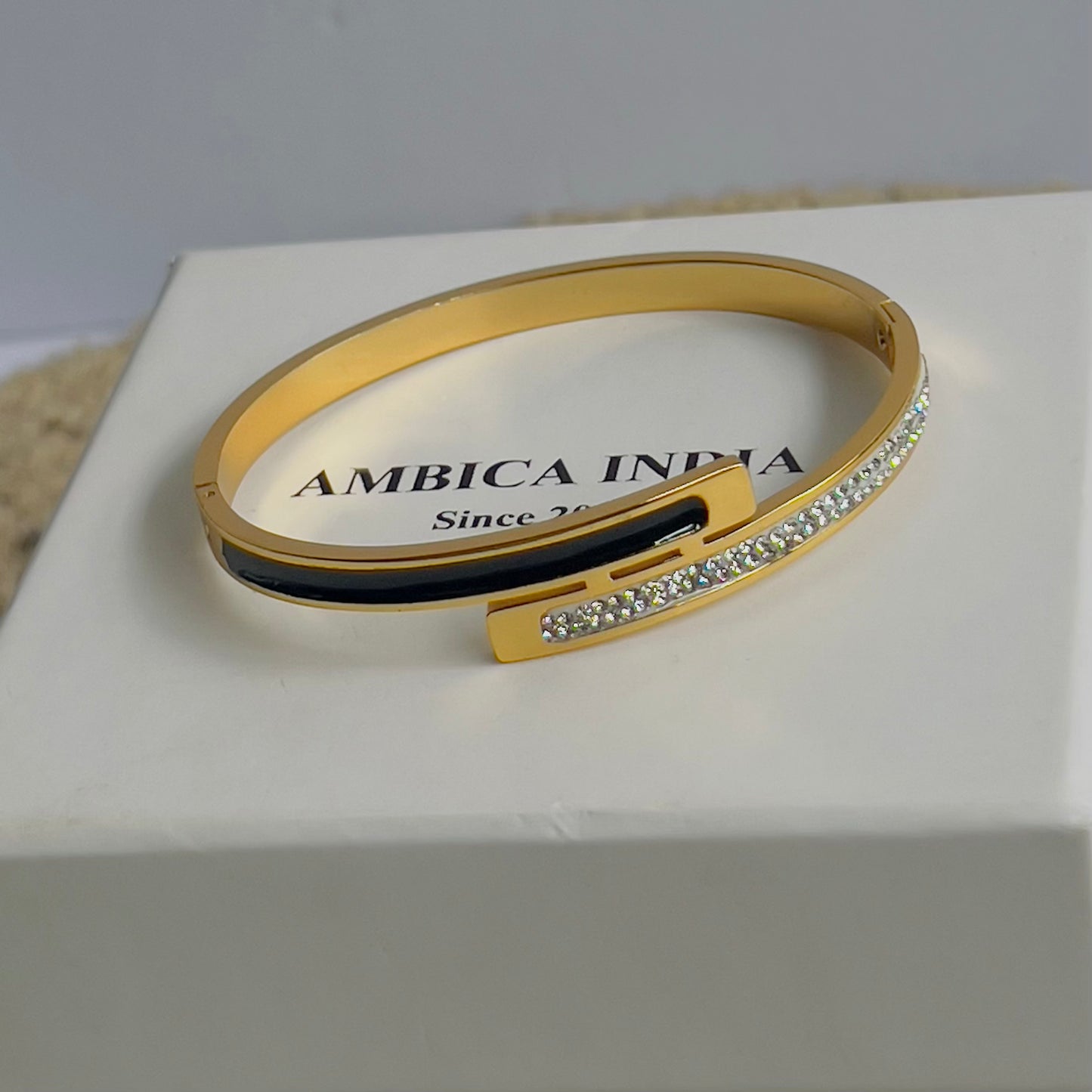 Classic bracelet