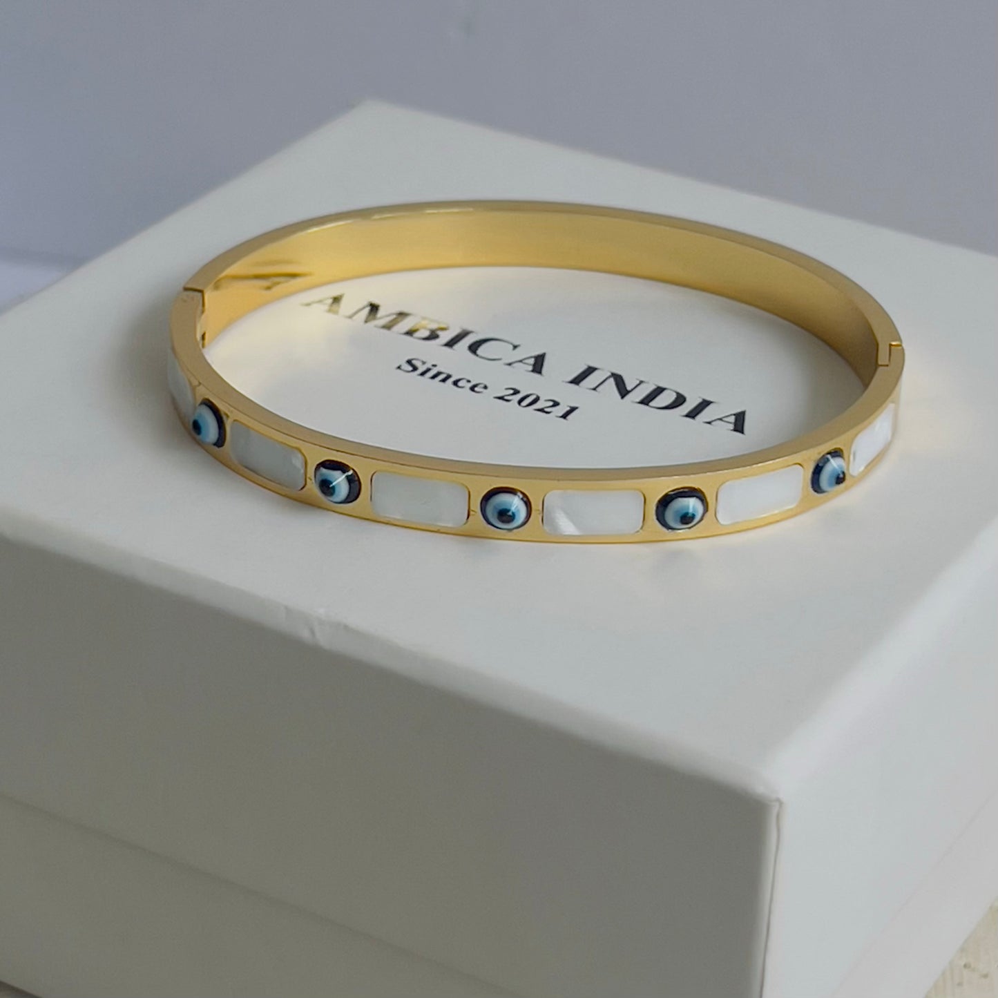 Mother of pearl with evil eye bracelet