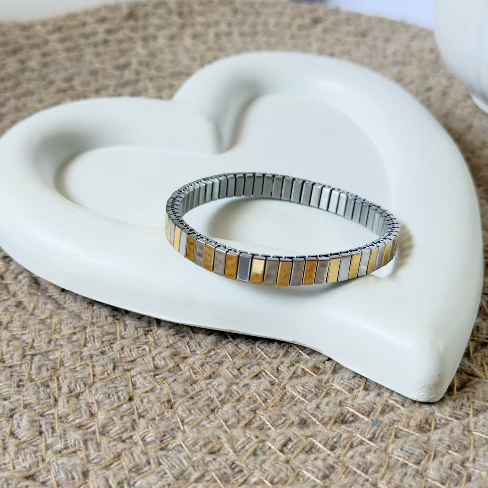 Line thin charm bracelet