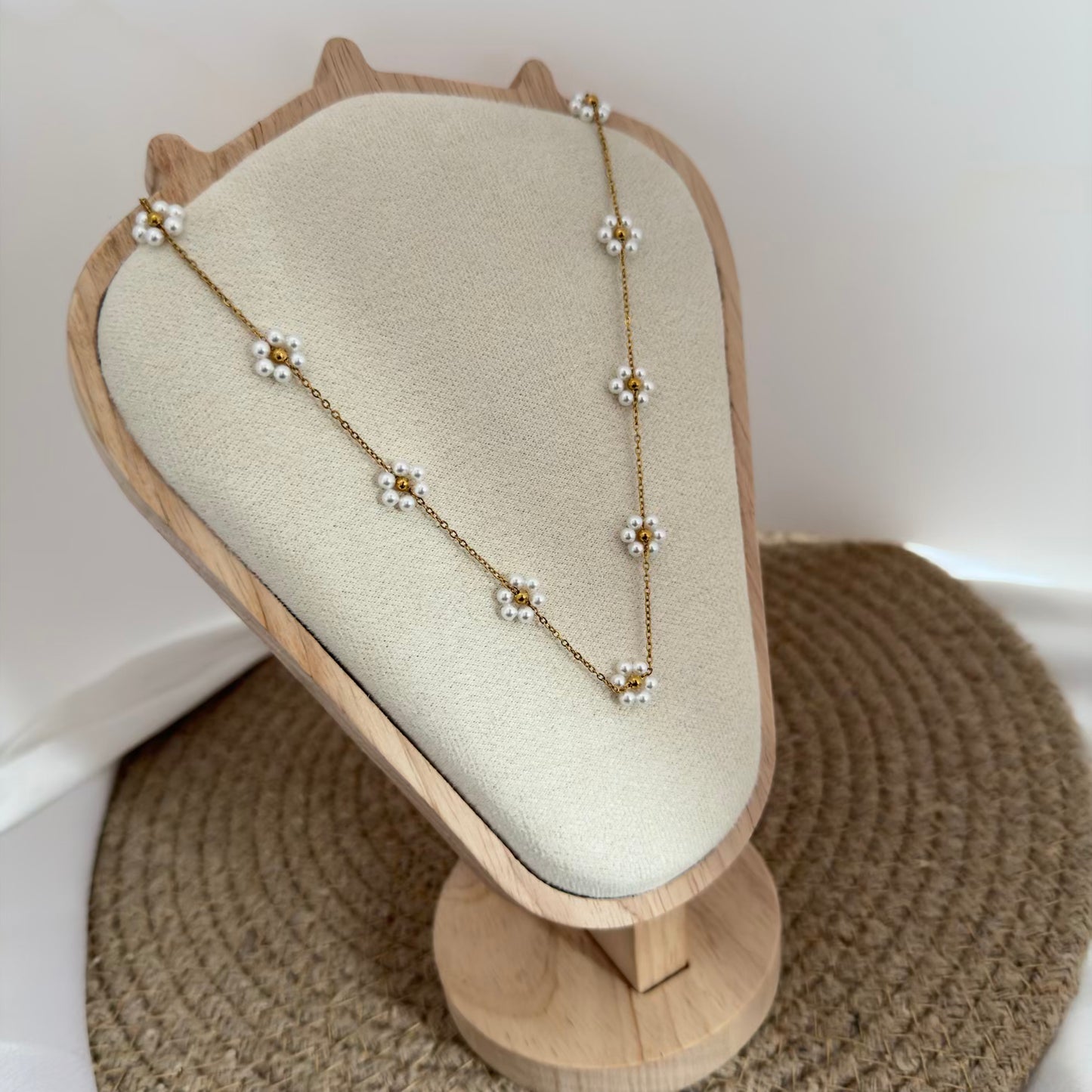 White flower necklace