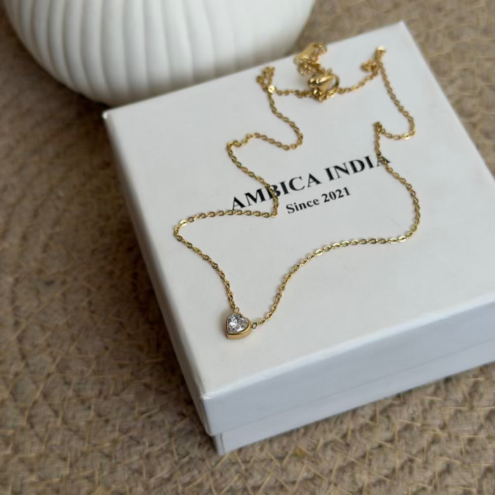 Tiny heart necklace