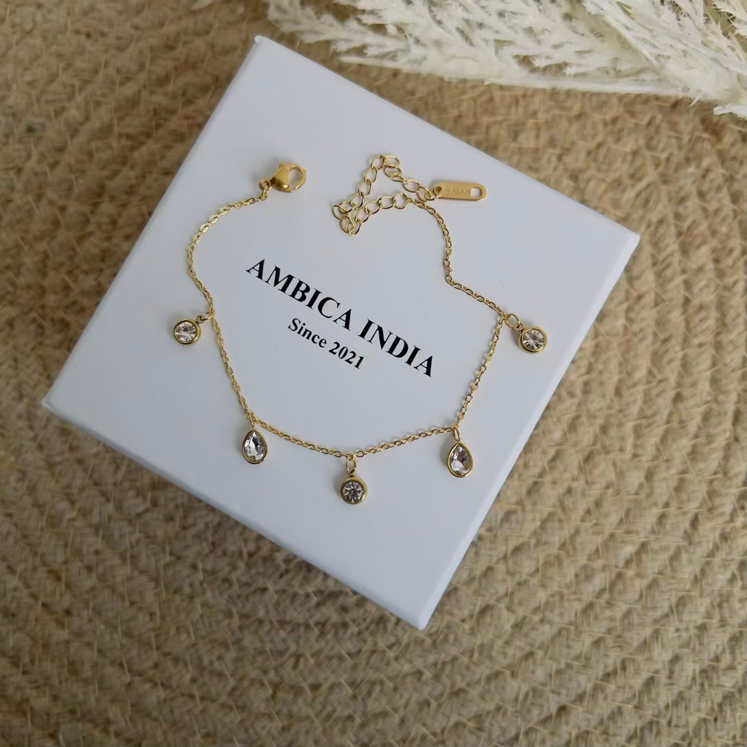White crystal drop with round bracelet