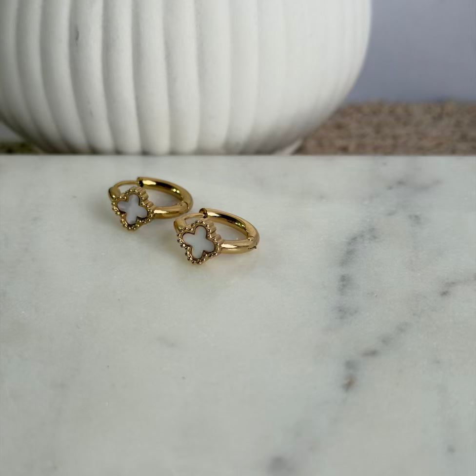 Clover white earrings