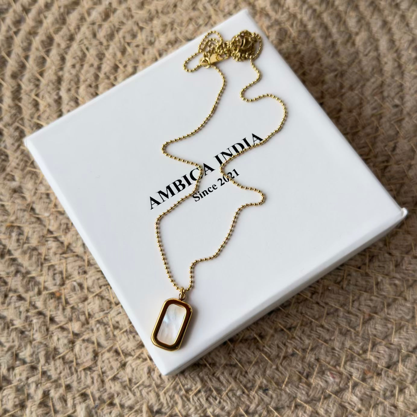 Rectangle mother pearl necklace