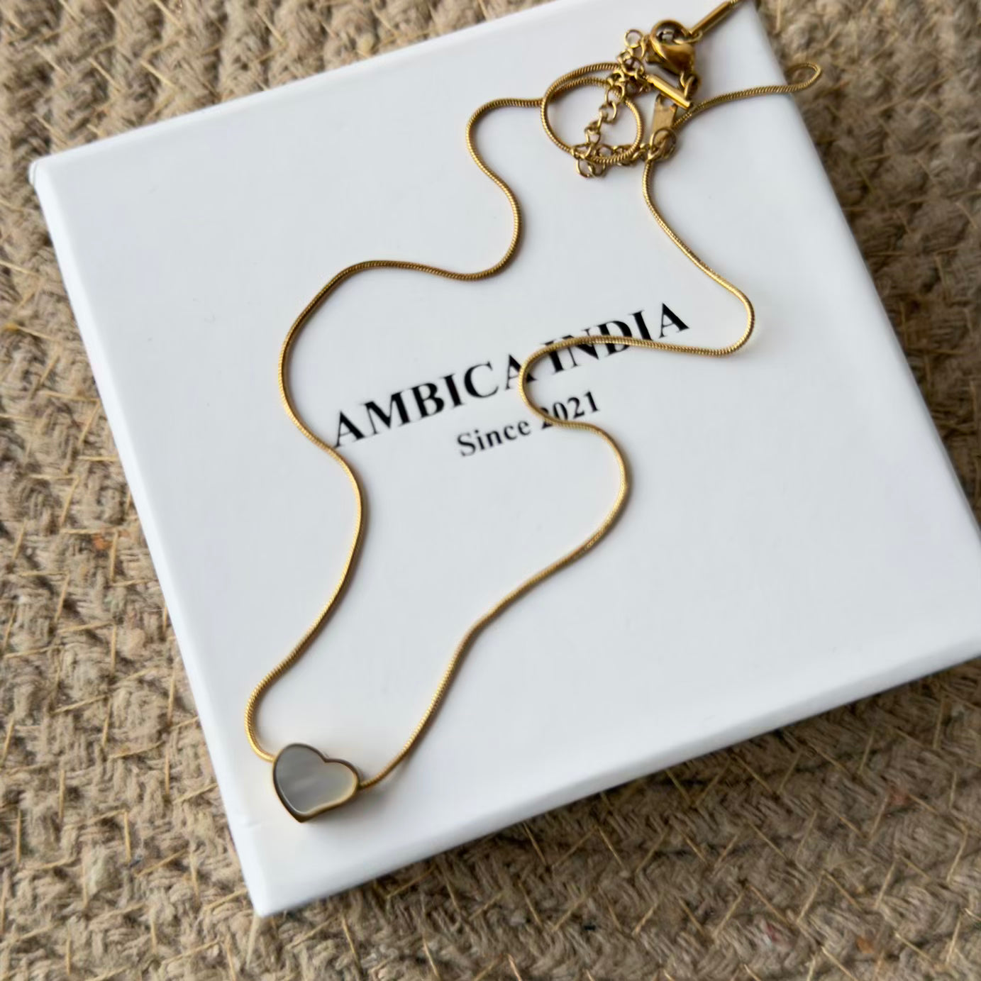 Mother pearl necklace