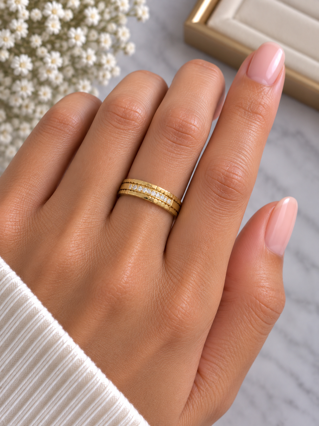 Classic band ring