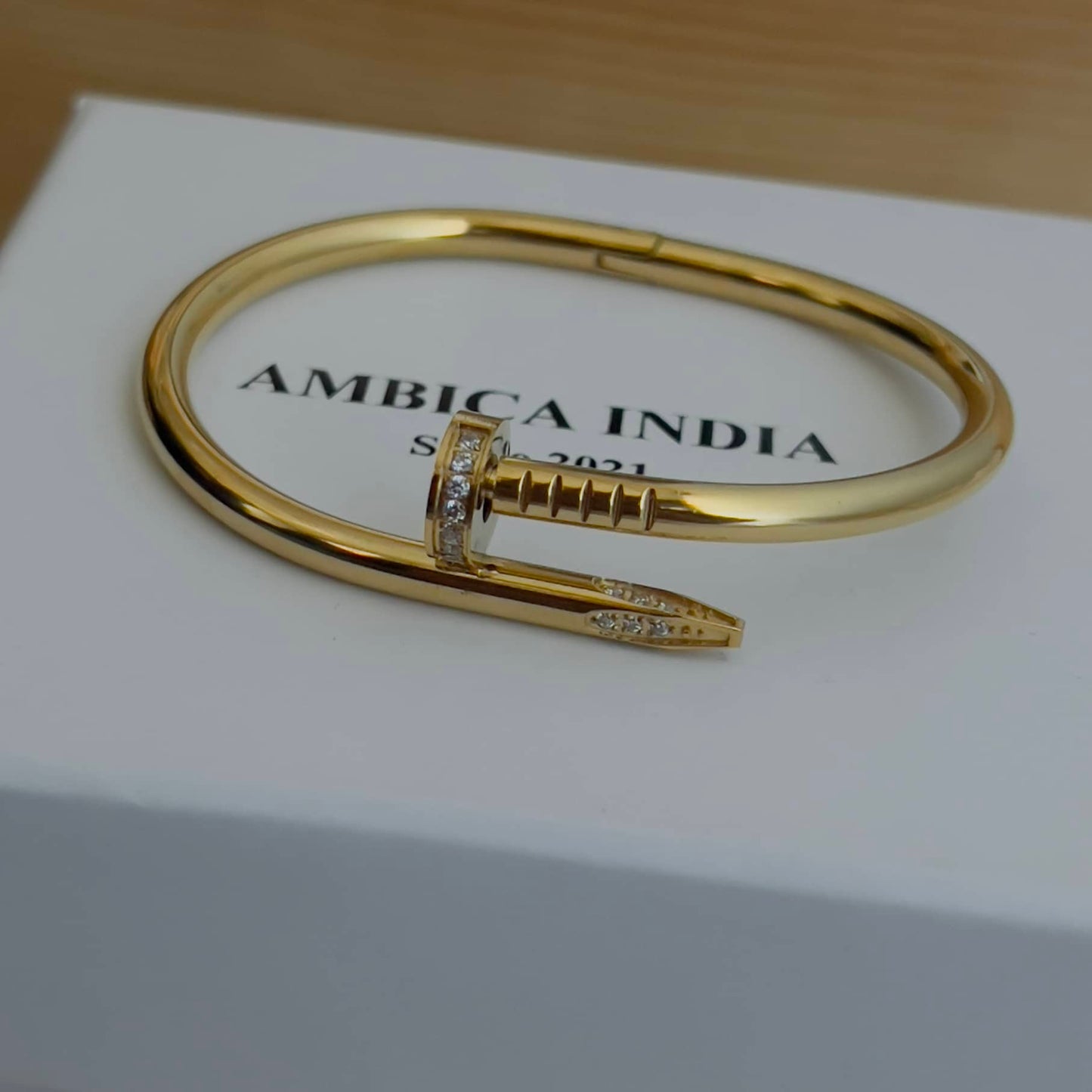Nail studded bracelet 2.4 size