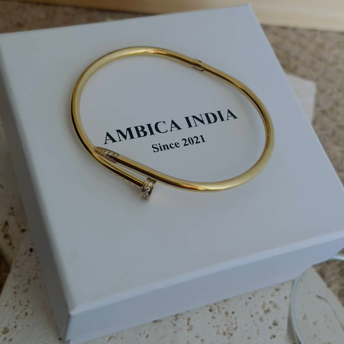 Thin nail studded bracelet 2.4 size