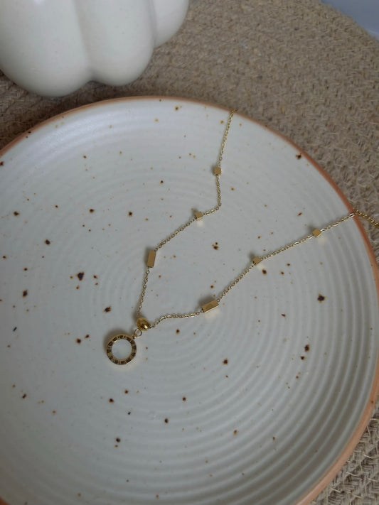 Roman reversible necklace