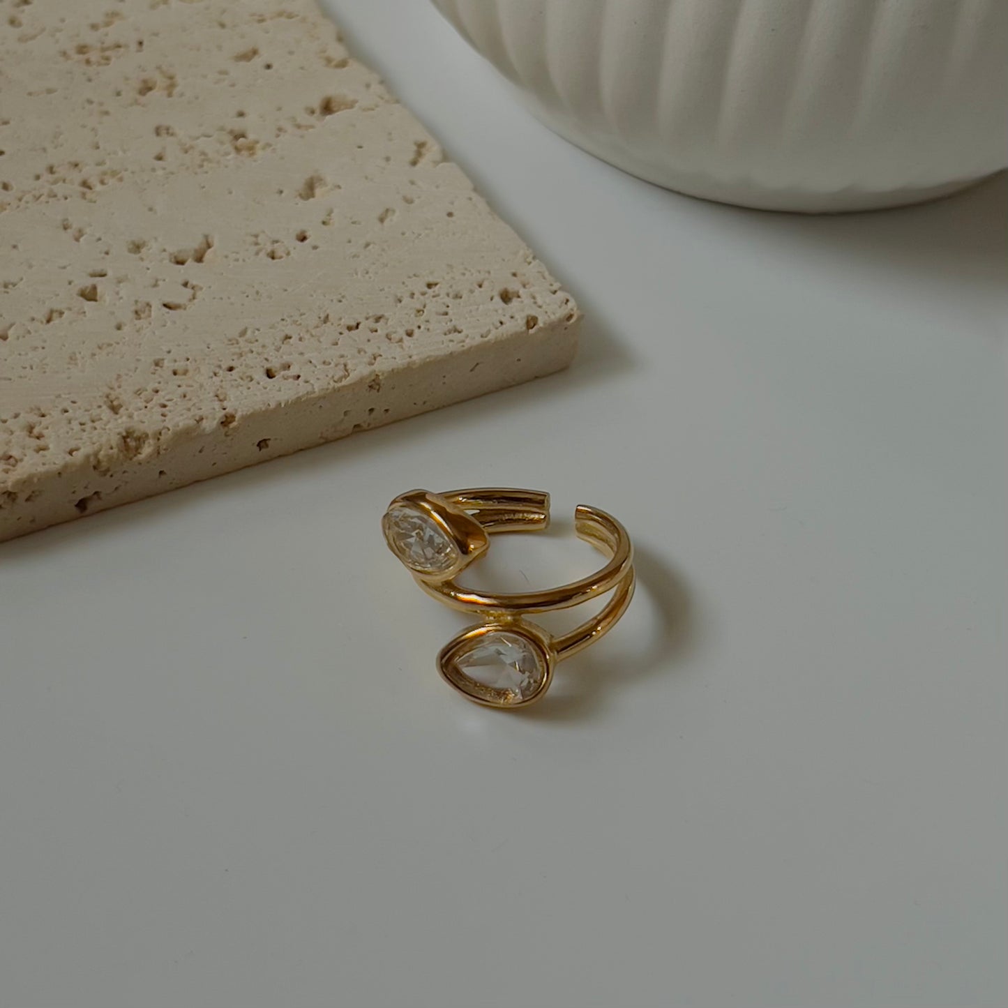 Drop crystal ring