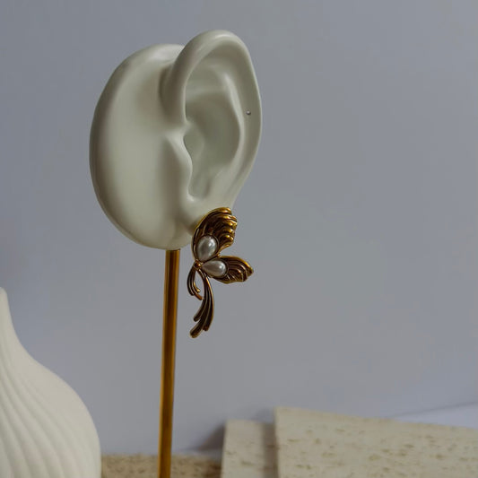 Butterfly with Pearl earrings