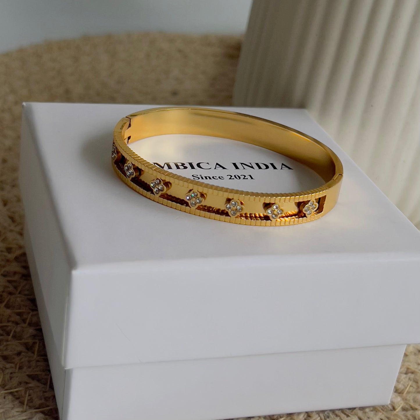 Clover studded bracelet