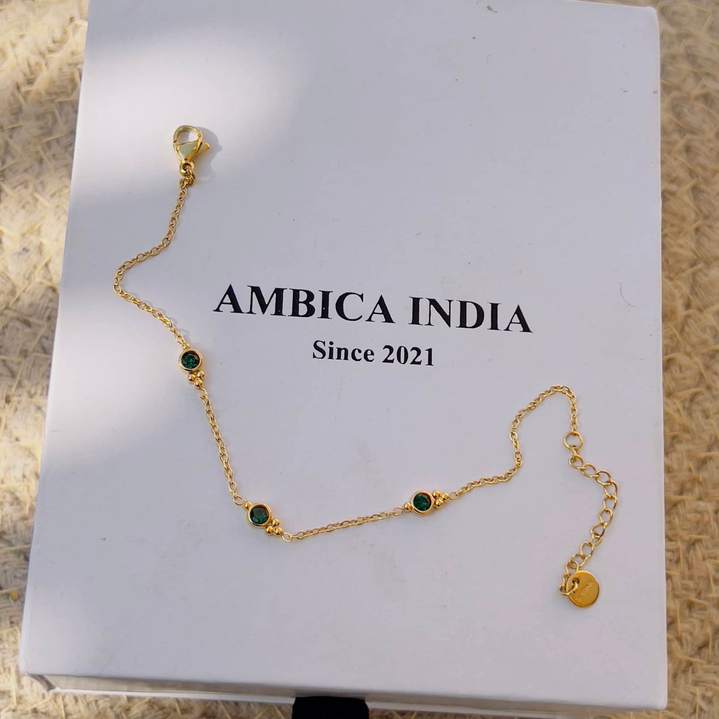 Green crystal minimal bracelet
