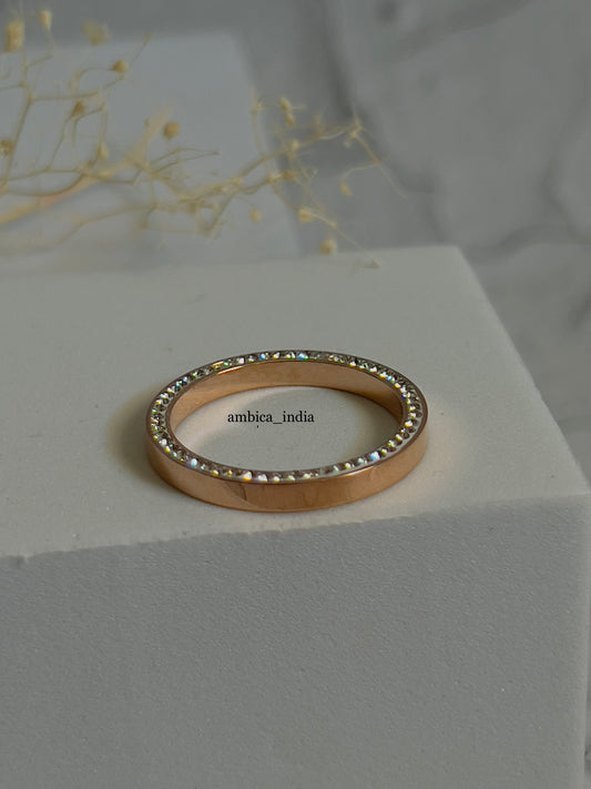 Studded thin ring