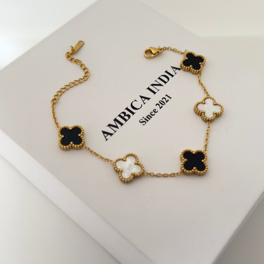 Clover black & white bracelet