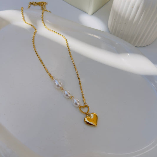 Pearl with heart necklace