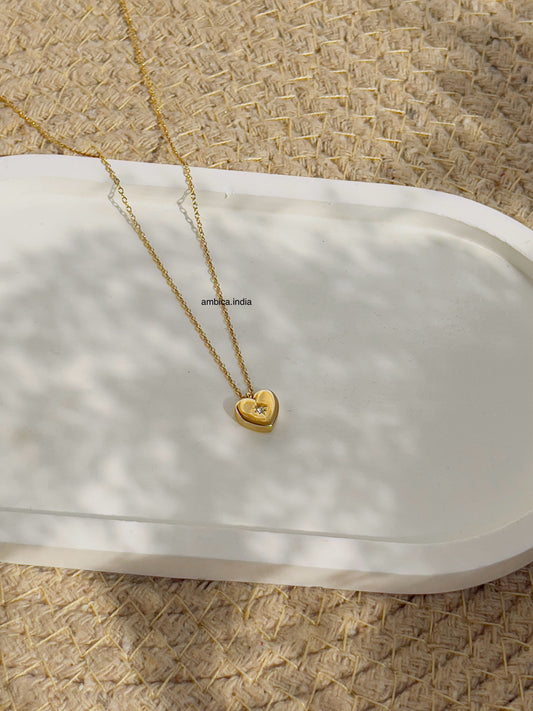 Dainty heart necklace