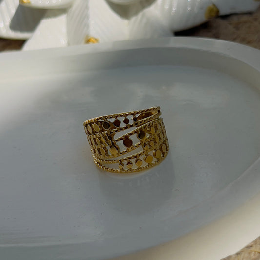 Thick statement ring