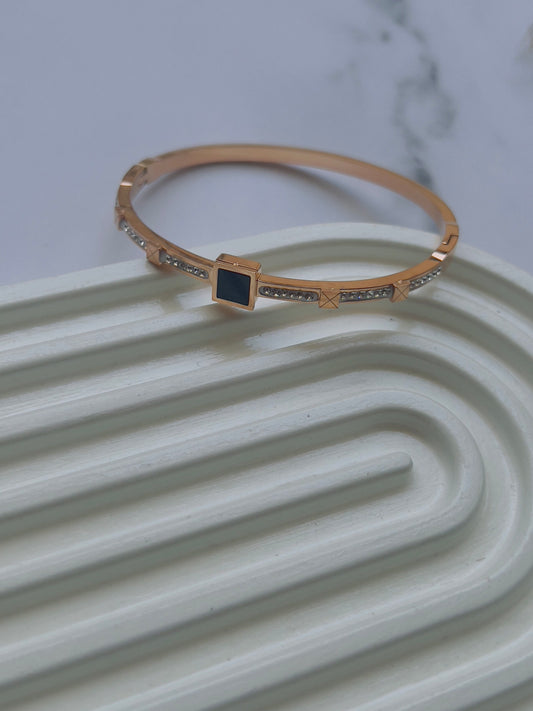 Crystal small black with studded bracelet