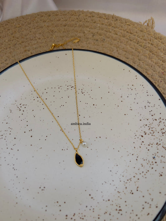 reversible hanging Pearl necklace 18k gold plated
