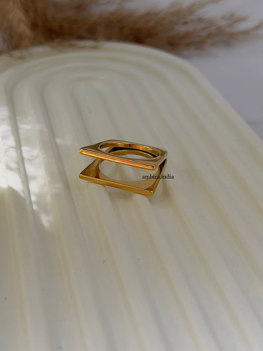 Statement ring gold plated