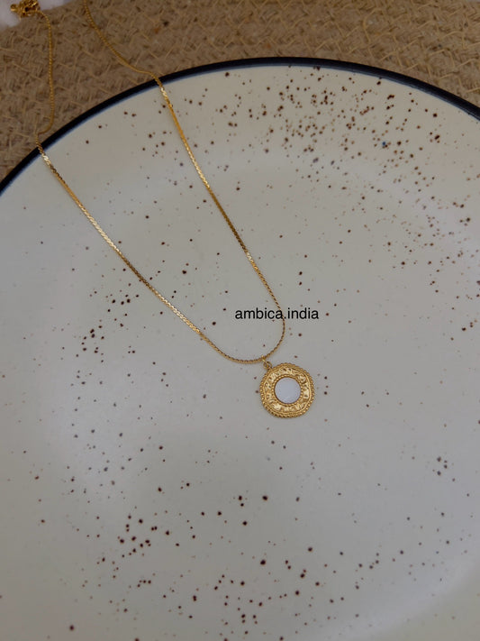 Round necklace