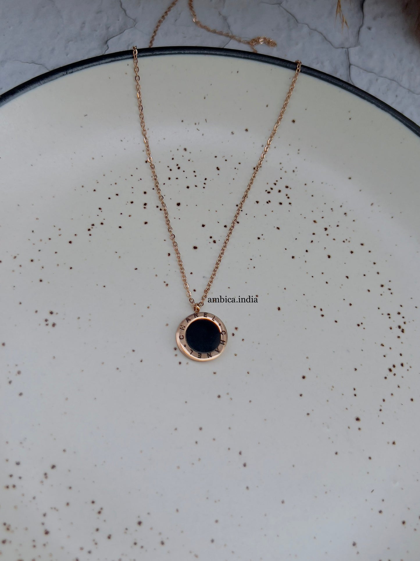 Reversible necklace