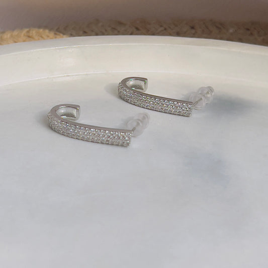 Oval crystal earrings