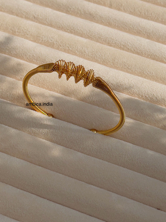 Chunky twisted bracelet 18k gold plated