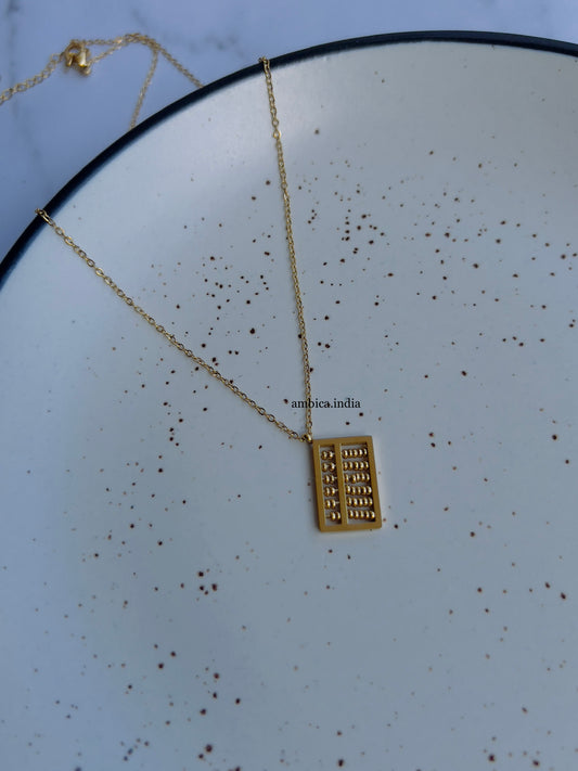 Statement necklace