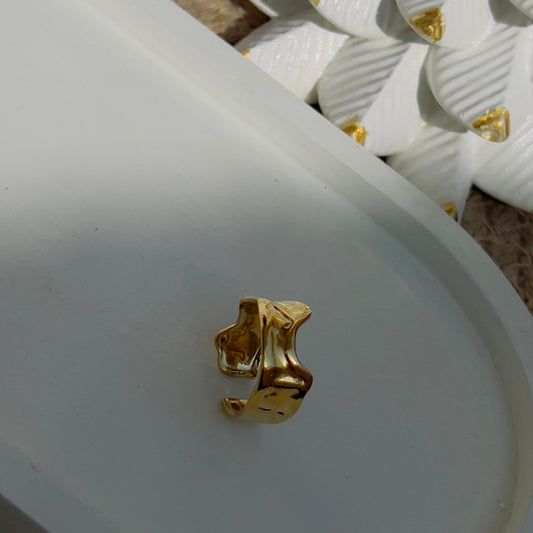 Wave thick ring