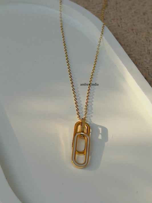 Link pendant necklace 18k gold plated