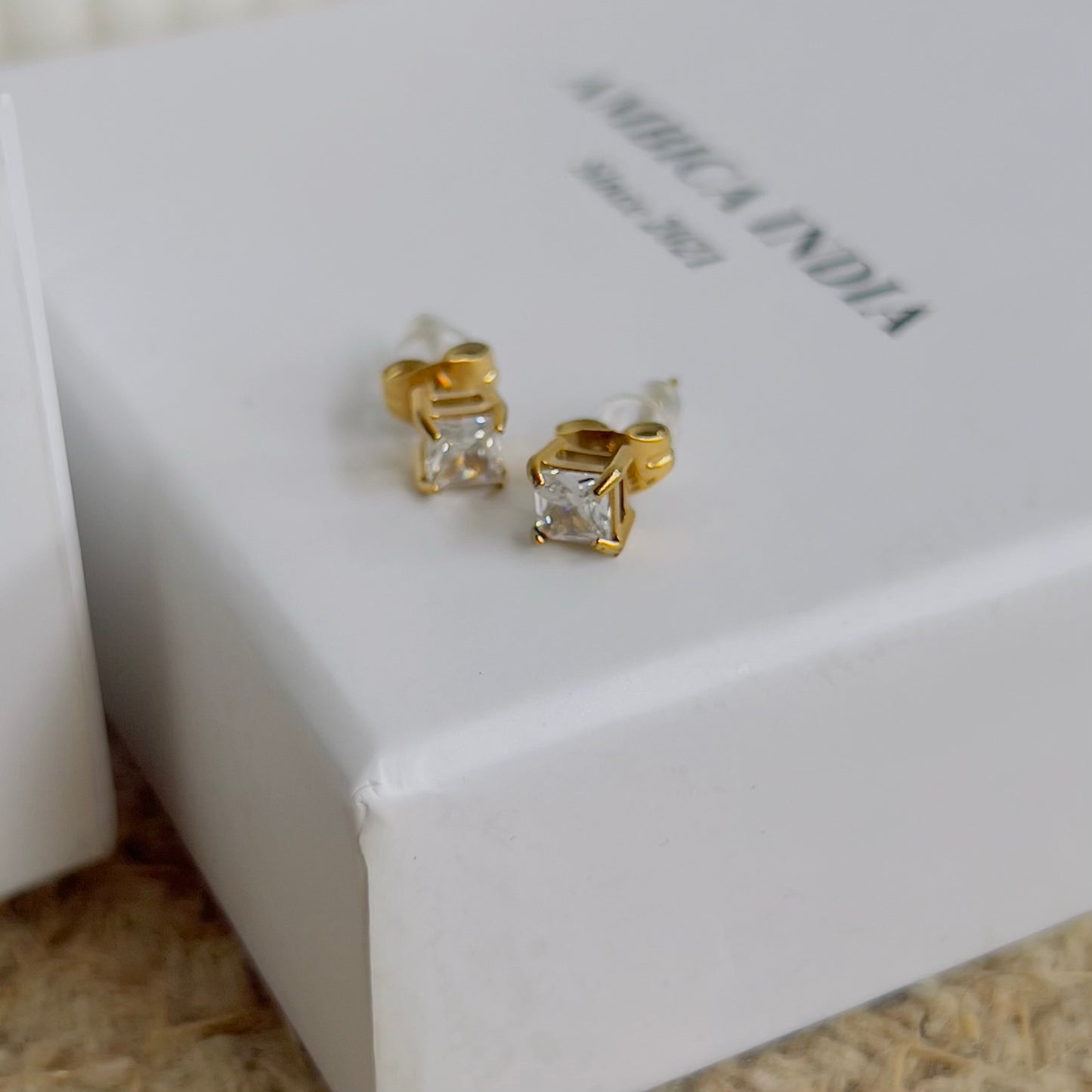 Tiny square studs earrings