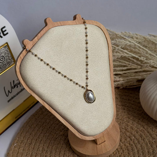 Pearl necklace