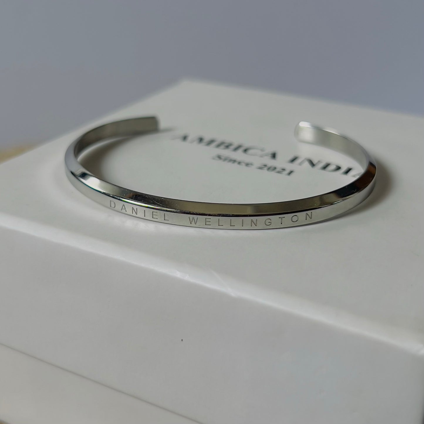 DW bracelet