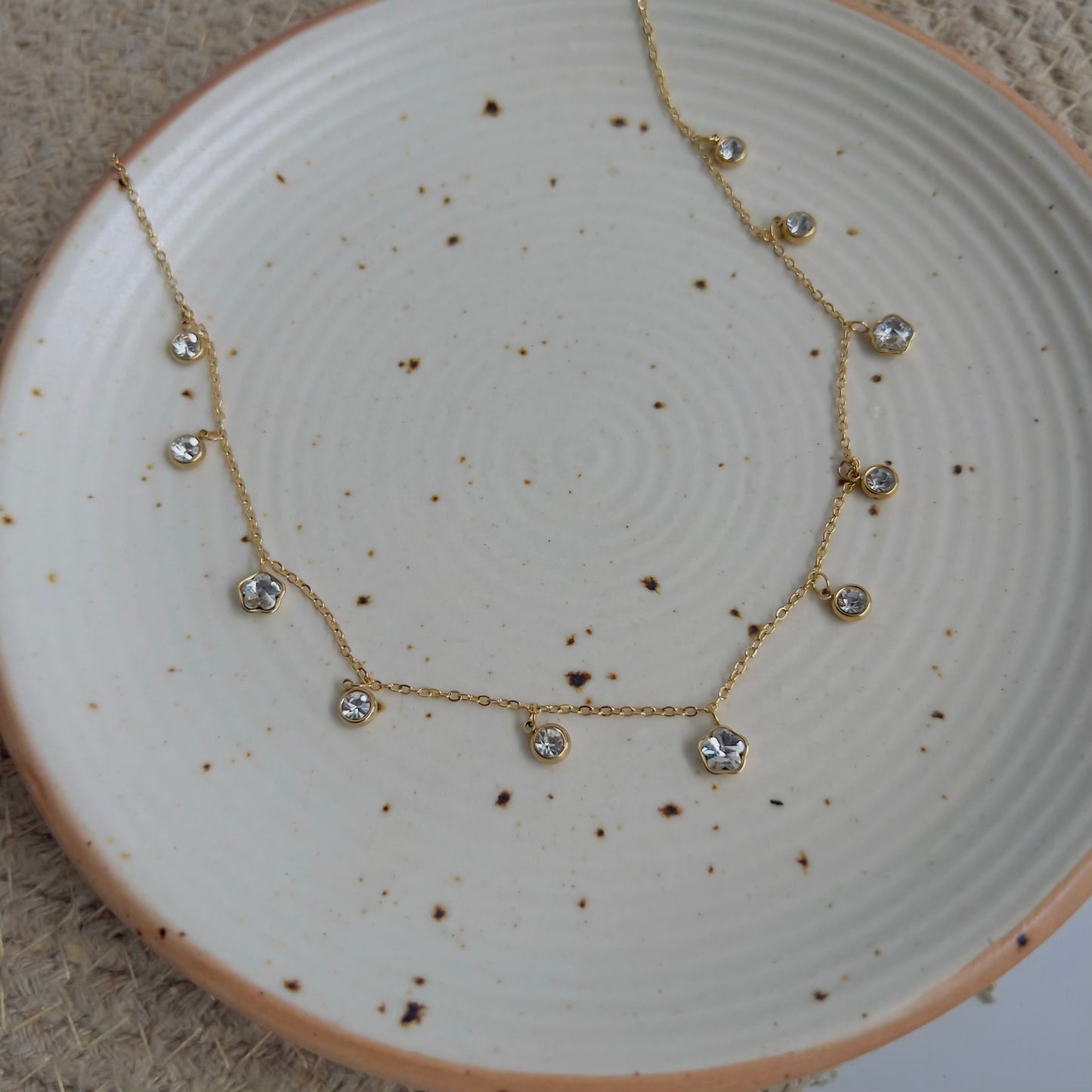 Round with flower white crystal necklace