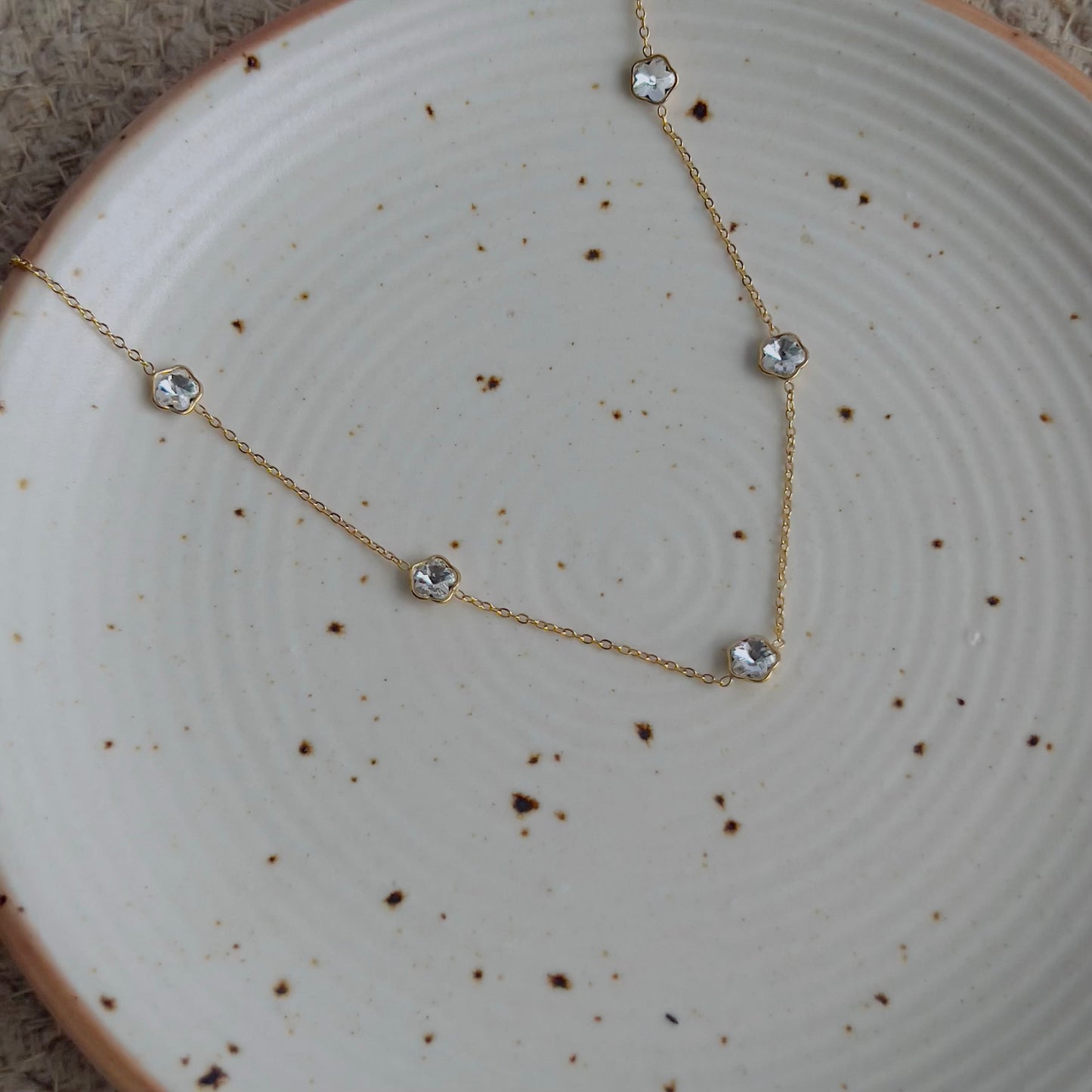 Flower white crystal necklace