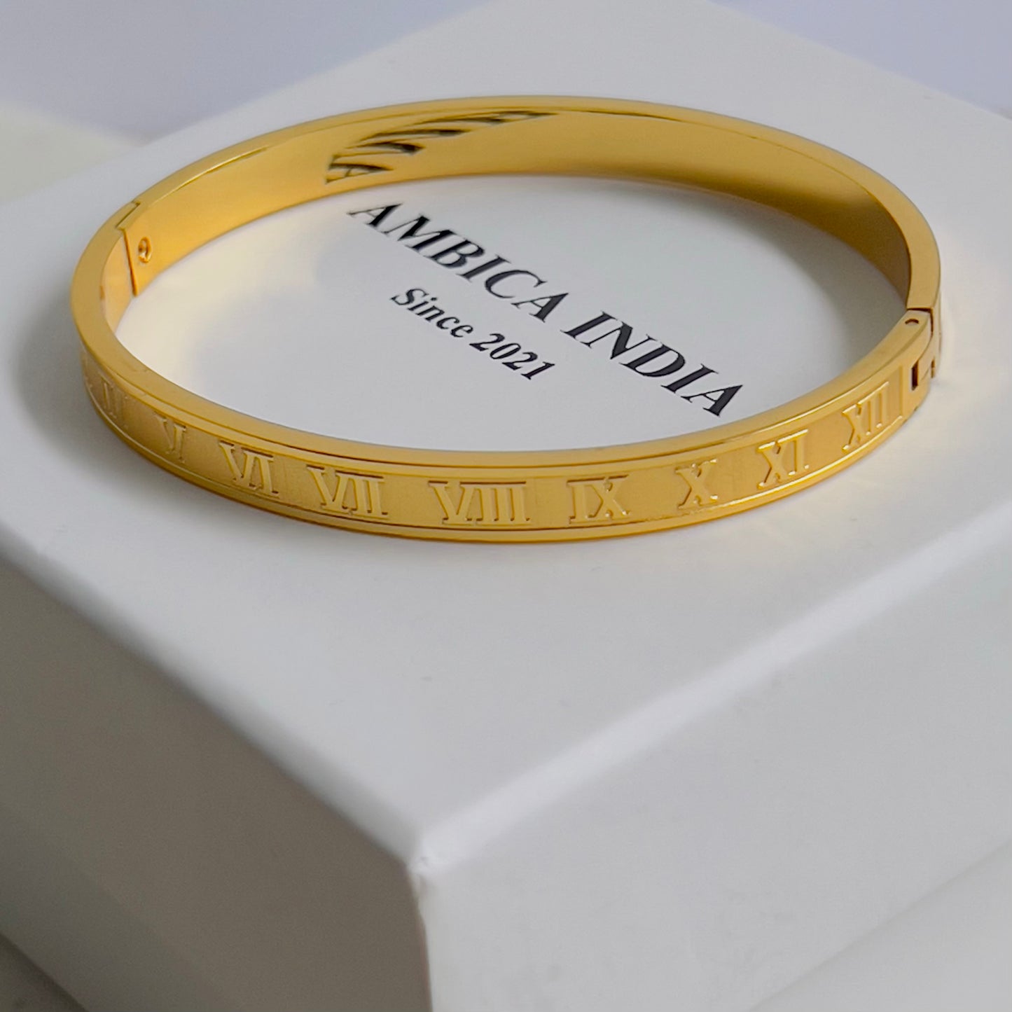 Roman bracelet