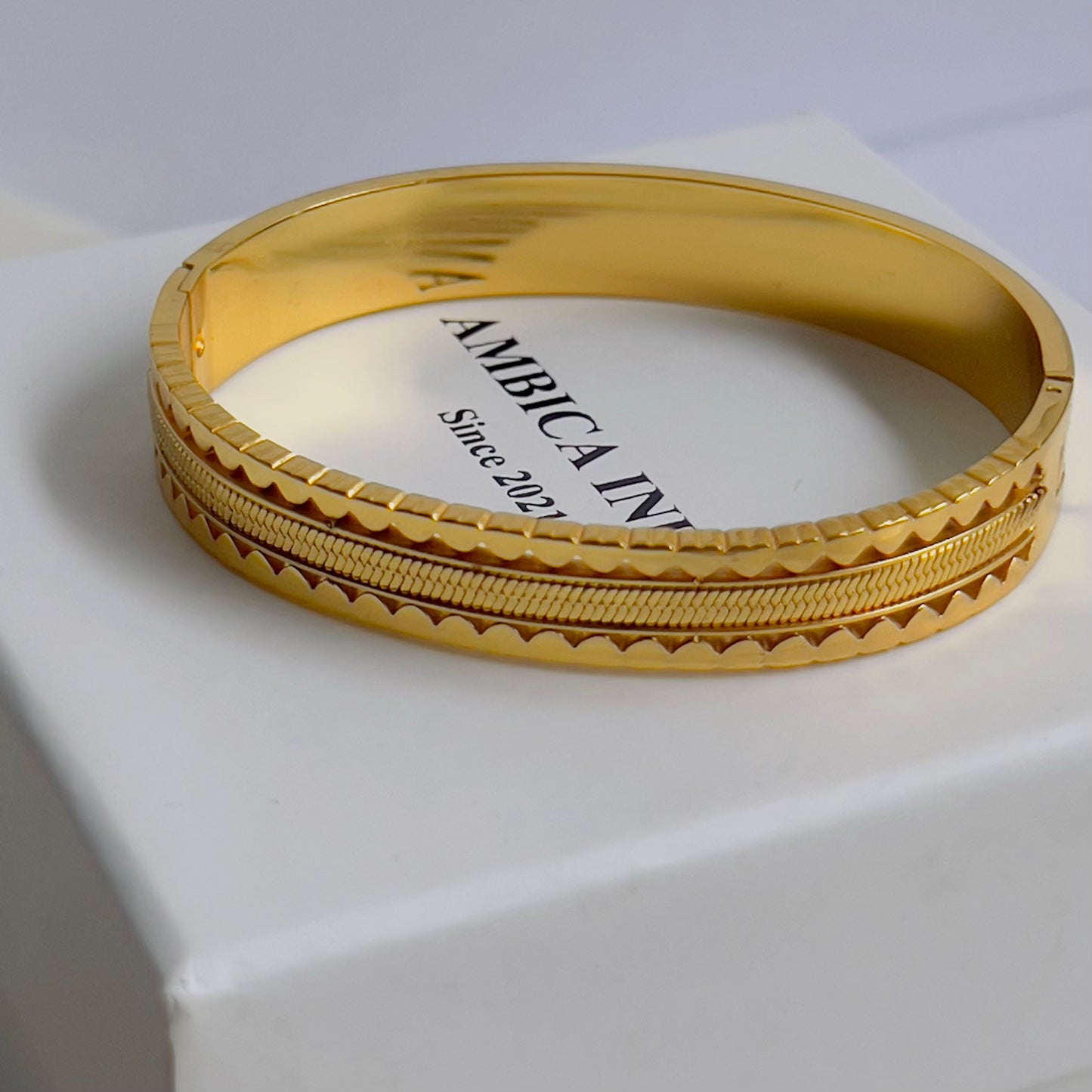 Classic bracelet