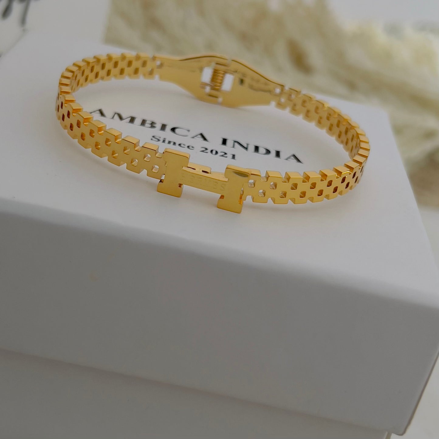 H bracelet