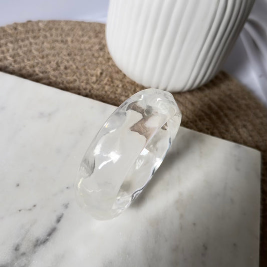 Transparent curve wave bangle
