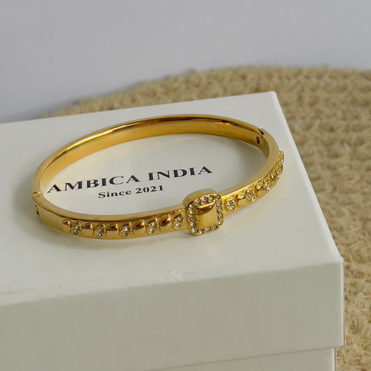 Statement bracelet